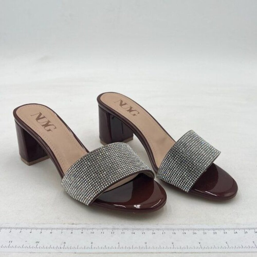 NYC Women's Stylish Silver and Brown Slippers - Picture 3 of 6